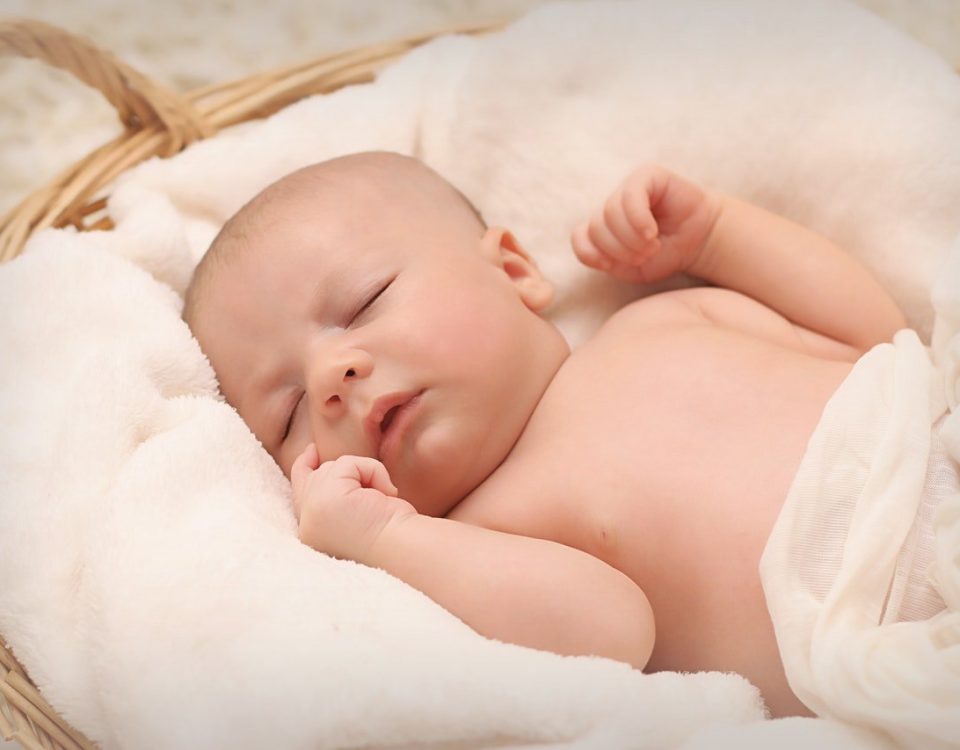 How to Care For a Newborn Baby Navel
